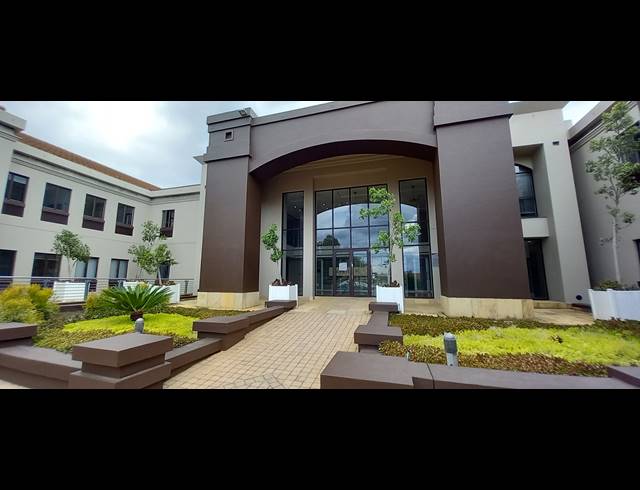 283M² OFFICE TO LET IN BRYANSTON